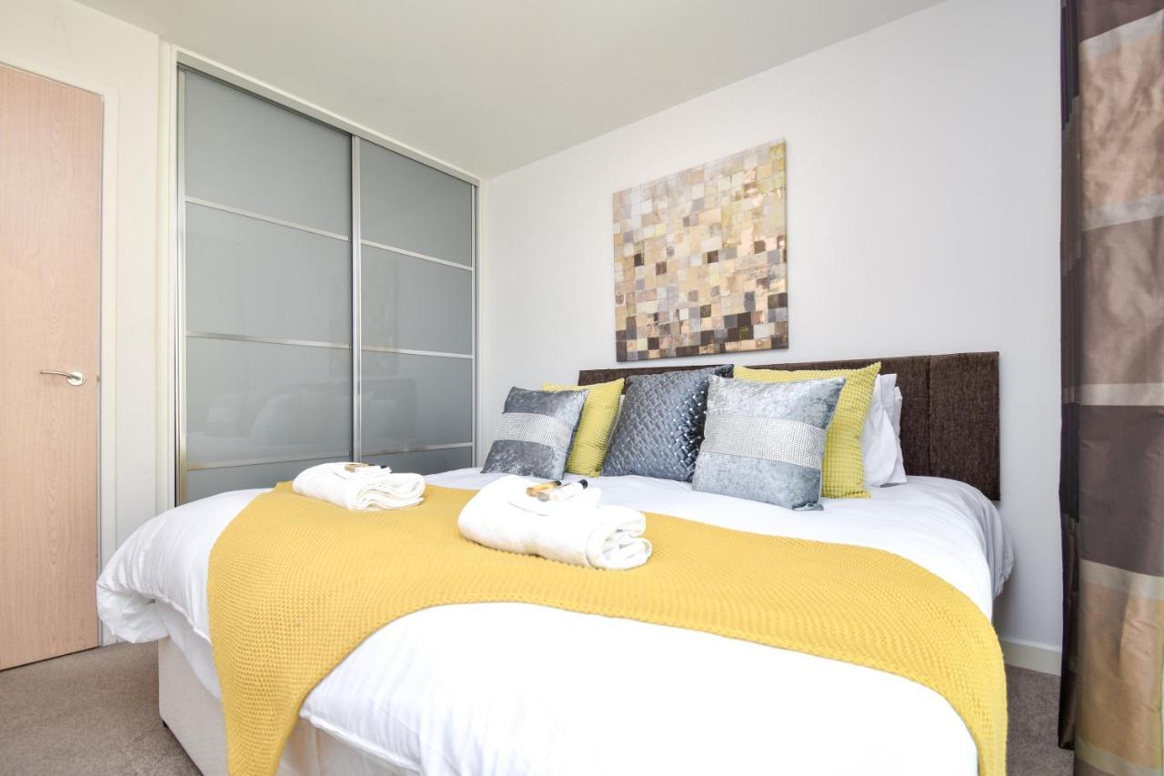 Milton Keynes Hub - Prime Location, Free Underground Parking Apartment Luaran gambar