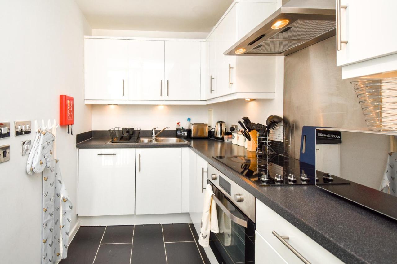 Milton Keynes Hub - Prime Location, Free Underground Parking Apartment Luaran gambar